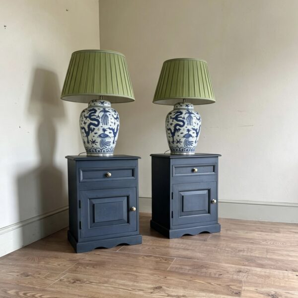 Pair of bedside cabinets