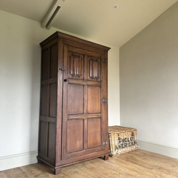 Hall robe