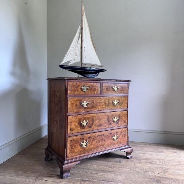 Vintage chest of drawers